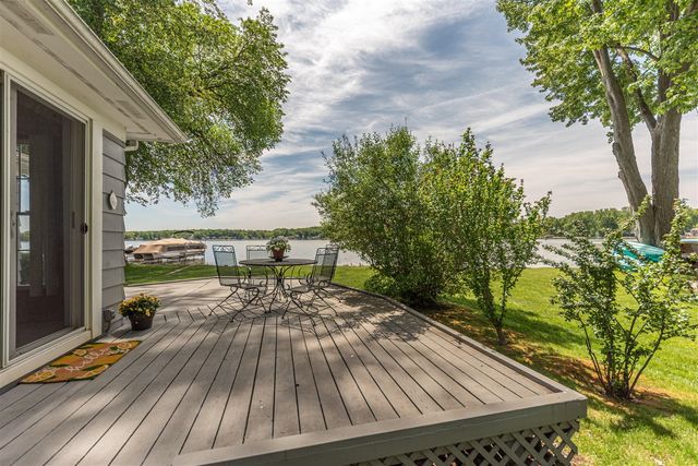 9547 Crestline Drive, Pinckney, MI 48169