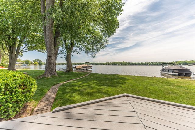 9547 Crestline Drive, Pinckney, MI 48169