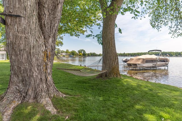 9547 Crestline Drive, Pinckney, MI 48169