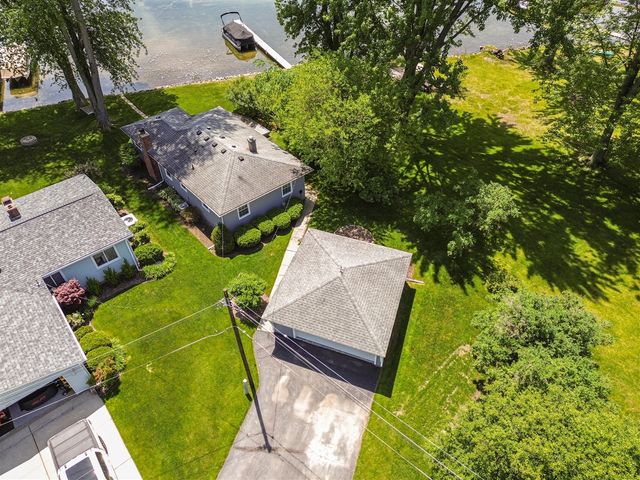 9547 Crestline Drive, Pinckney, MI 48169