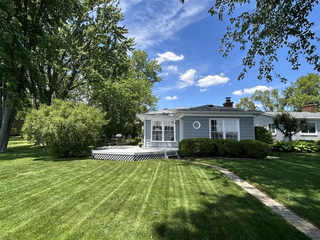 9547 Crestline Drive, Pinckney, MI 48169