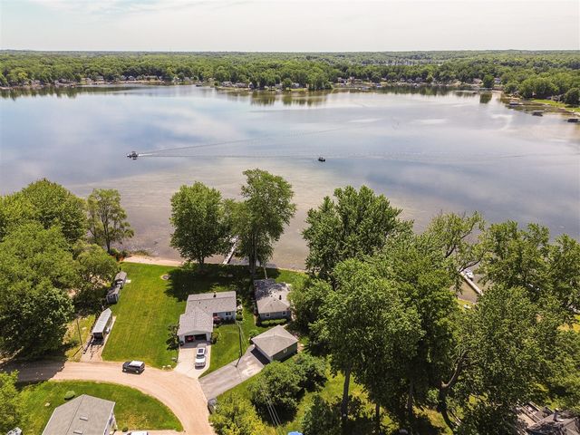 9547 Crestline Drive, Pinckney, MI 48169