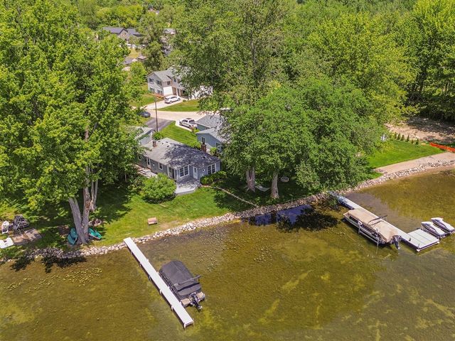 9547 Crestline Drive, Pinckney, MI 48169