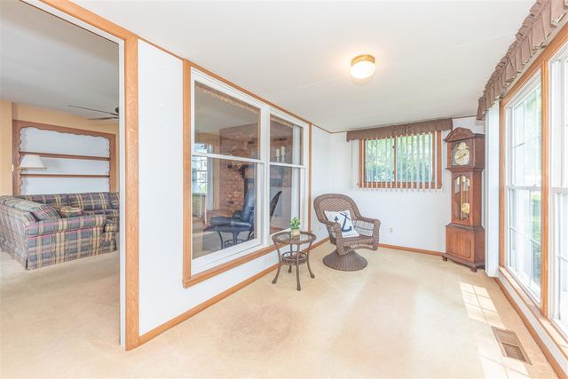 9547 Crestline Drive, Pinckney, MI 48169