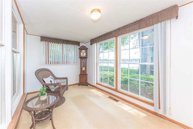 9547 Crestline Drive, Pinckney, MI 48169