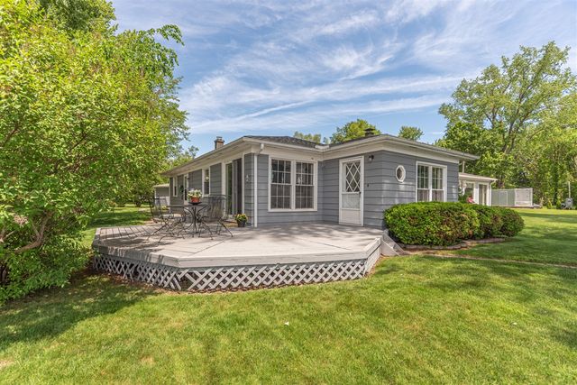 9547 Crestline Drive, Pinckney, MI 48169
