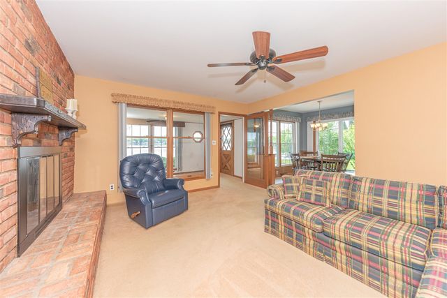9547 Crestline Drive, Pinckney, MI 48169