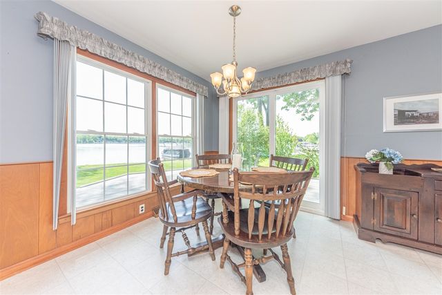 9547 Crestline Drive, Pinckney, MI 48169