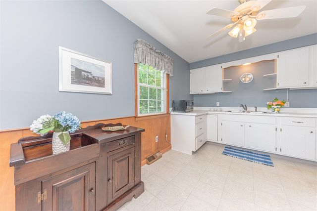 9547 Crestline Drive, Pinckney, MI 48169