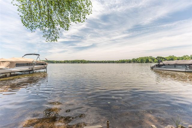 9547 Crestline Drive, Pinckney, MI 48169