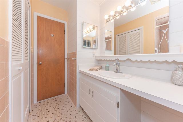 9547 Crestline Drive, Pinckney, MI 48169