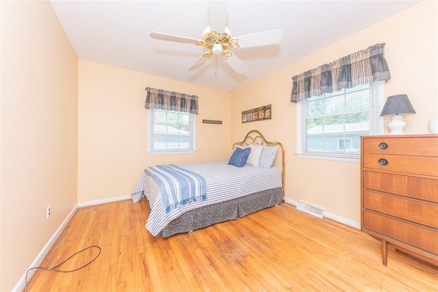 9547 Crestline Drive, Pinckney, MI 48169