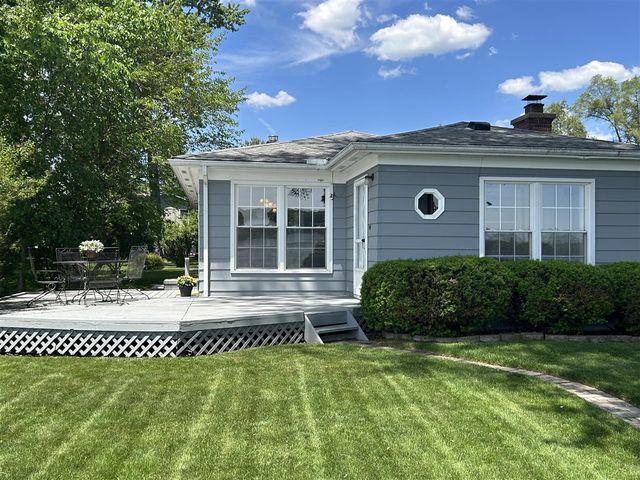 9547 Crestline Drive, Pinckney, MI 48169