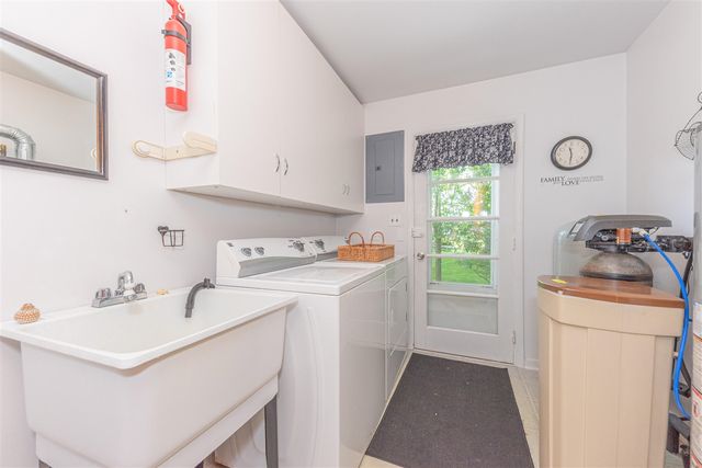 9547 Crestline Drive, Pinckney, MI 48169