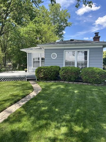 9547 Crestline Drive, Pinckney, MI 48169