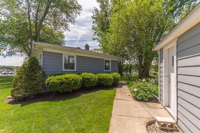 9547 Crestline Drive, Pinckney, MI 48169