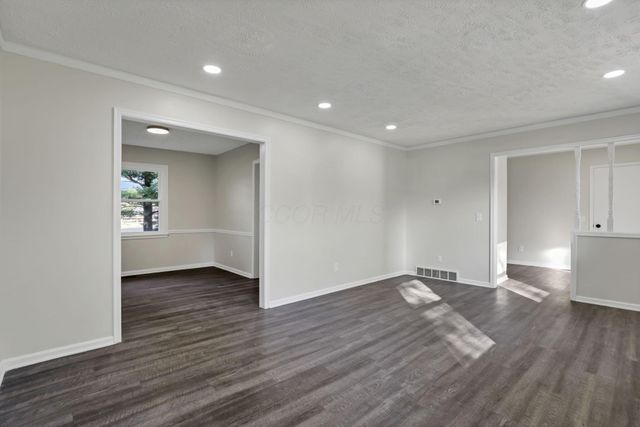 11715 Village Drive, Pickerington, OH 43147