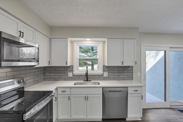 11715 Village Drive, Pickerington, OH 43147