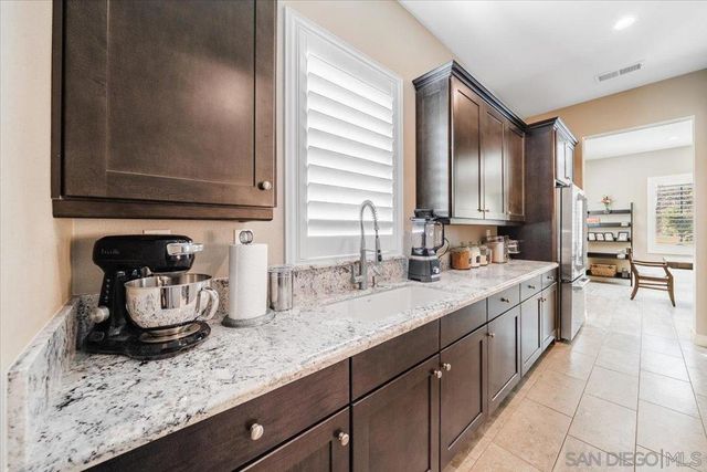 541 Ledge, San Marcos, CA 92078