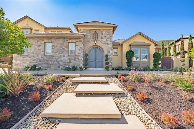 541 Ledge, San Marcos, CA 92078