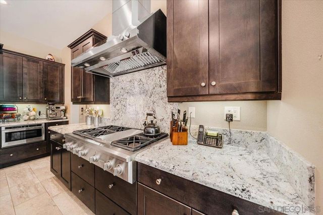 541 Ledge, San Marcos, CA 92078
