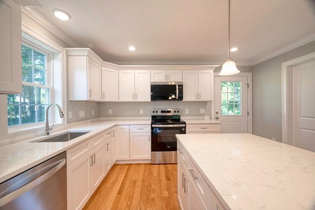 27 Valley Road, Holbrook, MA 02343