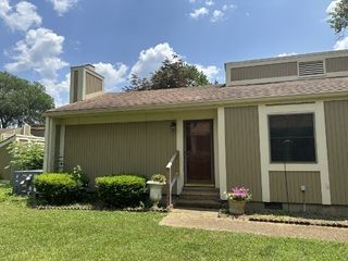 854 Todd Preis Dr, Nashville, TN 37221