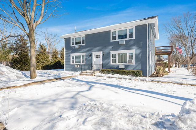 41 Arch Lane 2B, Islip, NY 11751