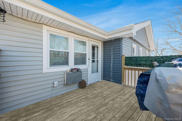 41 Arch Lane 2B, Islip, NY 11751