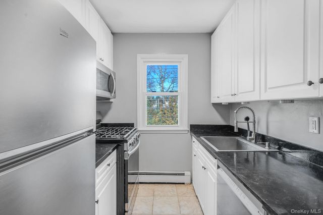 41 Arch Lane 2B, Islip, NY 11751