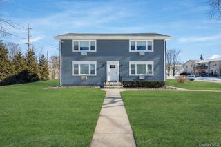 41 Arch Lane 2B, Islip, NY 11751