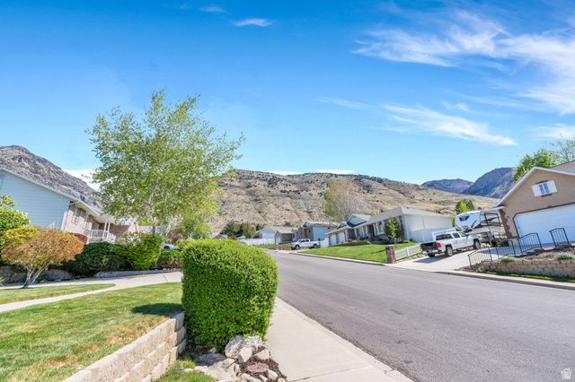527 N 1180 E, Pleasant Grove, UT 84062