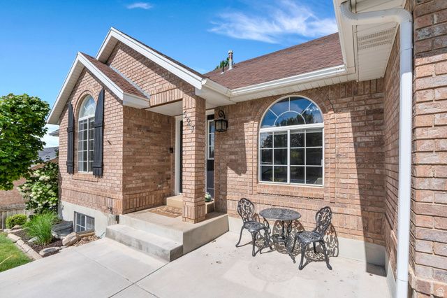 527 N 1180 E, Pleasant Grove, UT 84062