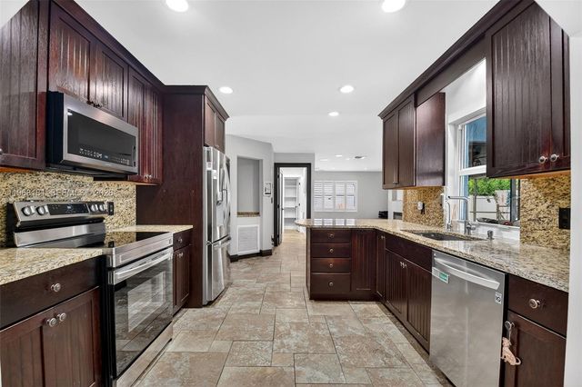 13808 Geranium Place, Wellington, FL 33414