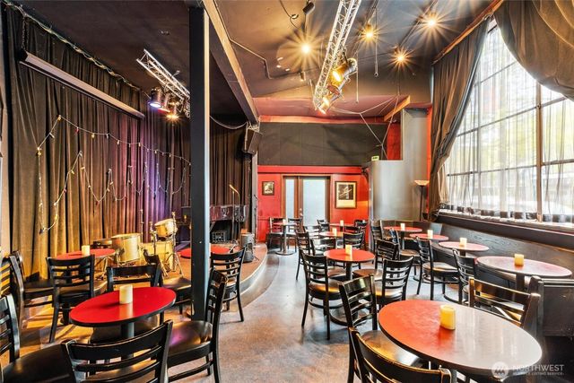 1707 NW Market Street, Seattle, WA 98107