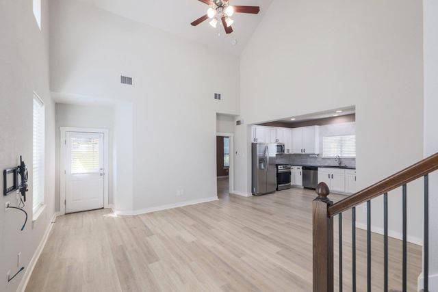 2001 Faro DR 37, Austin, TX 78741