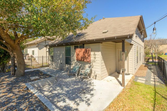 2001 Faro DR 37, Austin, TX 78741