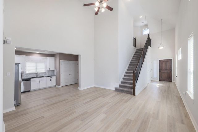 2001 Faro DR 37, Austin, TX 78741
