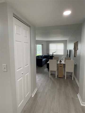 12850 SW 4th Court 203i, Pembroke Pines, FL 33027