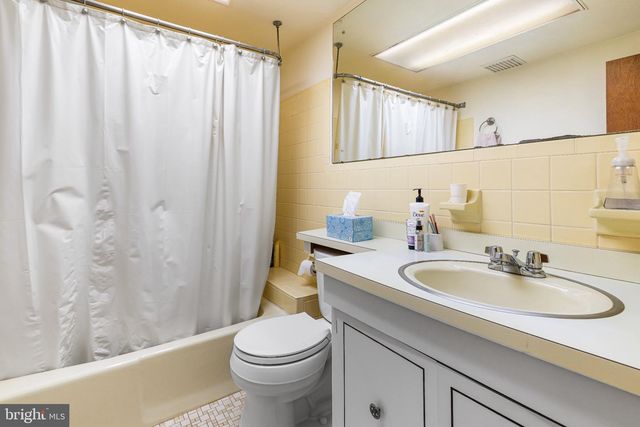 1059 MAPLE AVE, Glenside, PA 19038