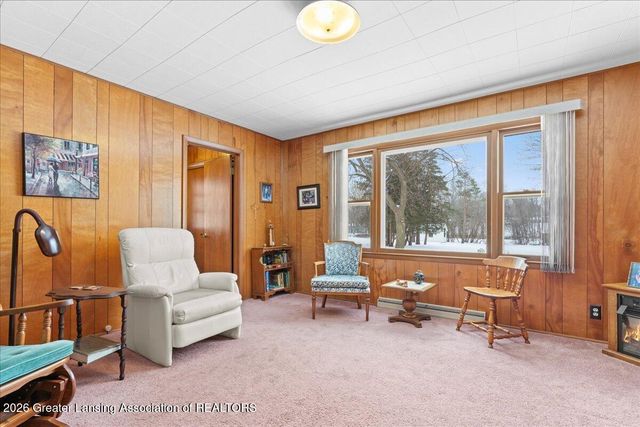 303 W Washington Street, Dewitt, MI 48820