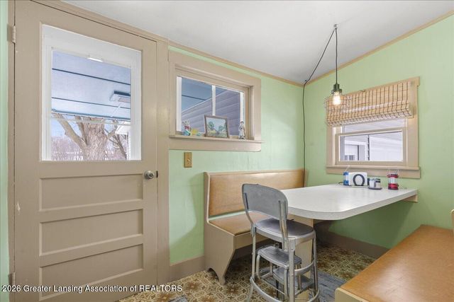 303 W Washington Street, Dewitt, MI 48820