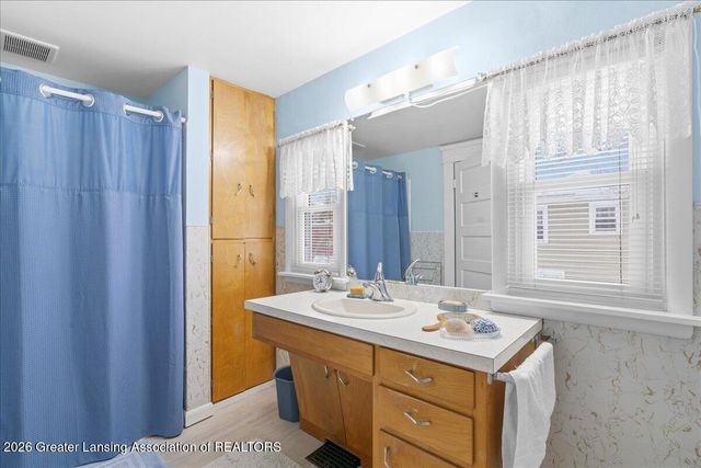 303 W Washington Street, Dewitt, MI 48820