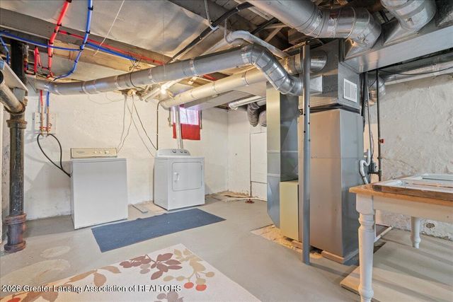 303 W Washington Street, Dewitt, MI 48820