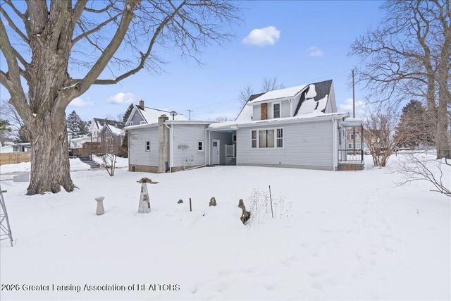 303 W Washington Street, Dewitt, MI 48820