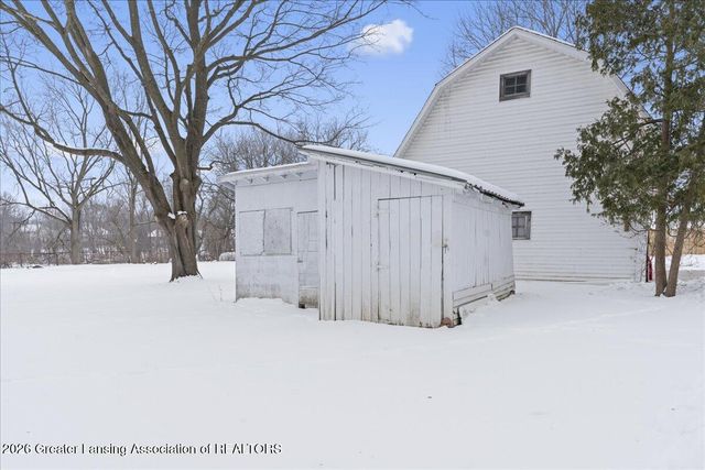 303 W Washington Street, Dewitt, MI 48820