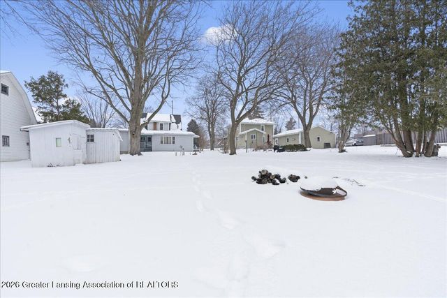 303 W Washington Street, Dewitt, MI 48820