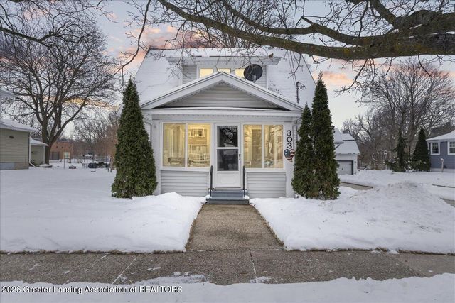 303 W Washington Street, Dewitt, MI 48820