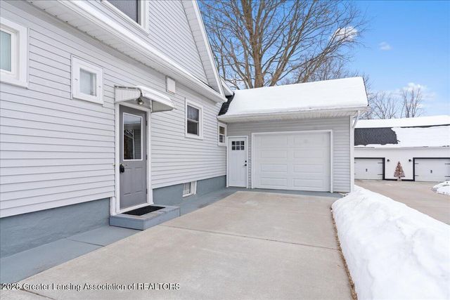 303 W Washington Street, Dewitt, MI 48820