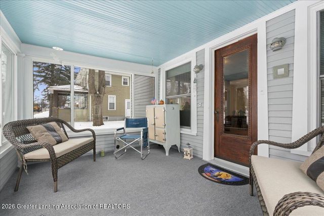 303 W Washington Street, Dewitt, MI 48820